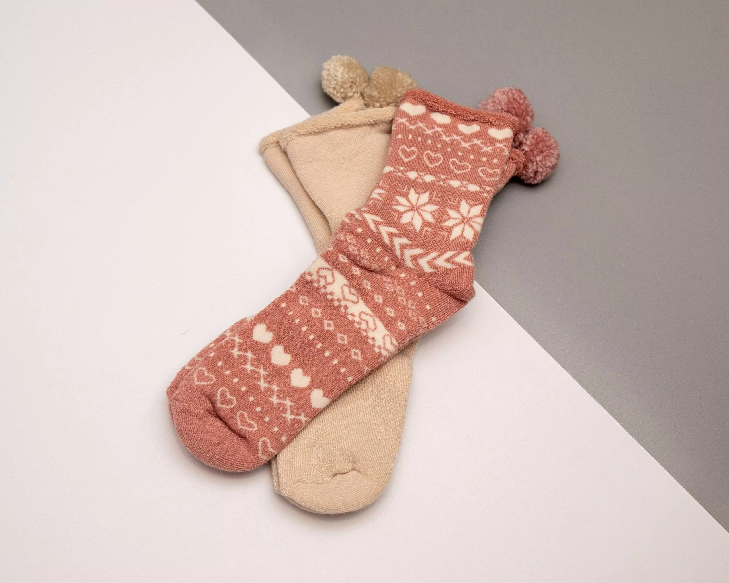 Теплые носки необязательно должны быть плотными: это не так сильно влияет на их характеристики