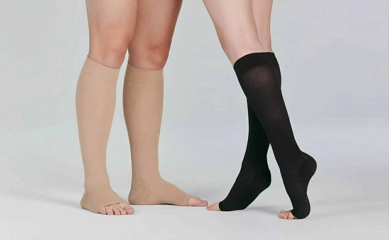 Компрессионные гольфы поддерживают ногу и улучшают кровообращение