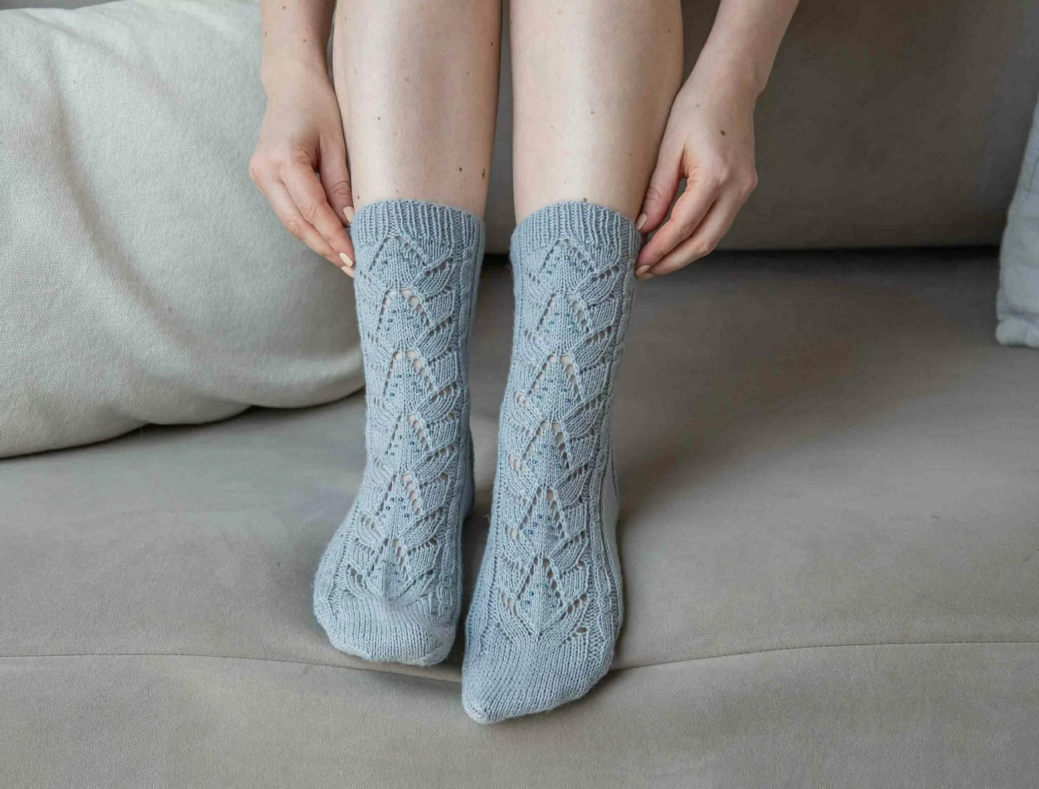 Полугольфы в таком стиле смотрятся очень изящно и воздушно