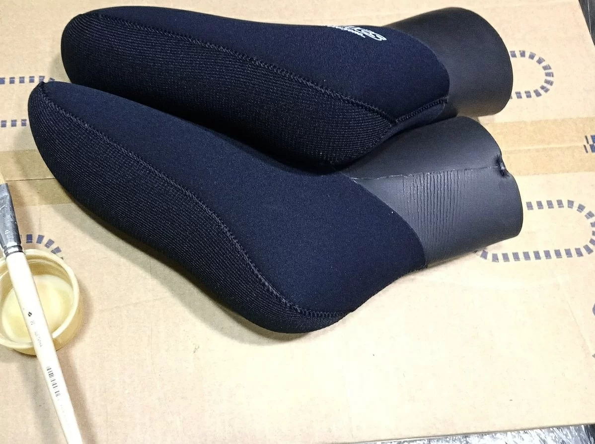 Носки из неопрена часто используются водолазами и любителями рыбалки