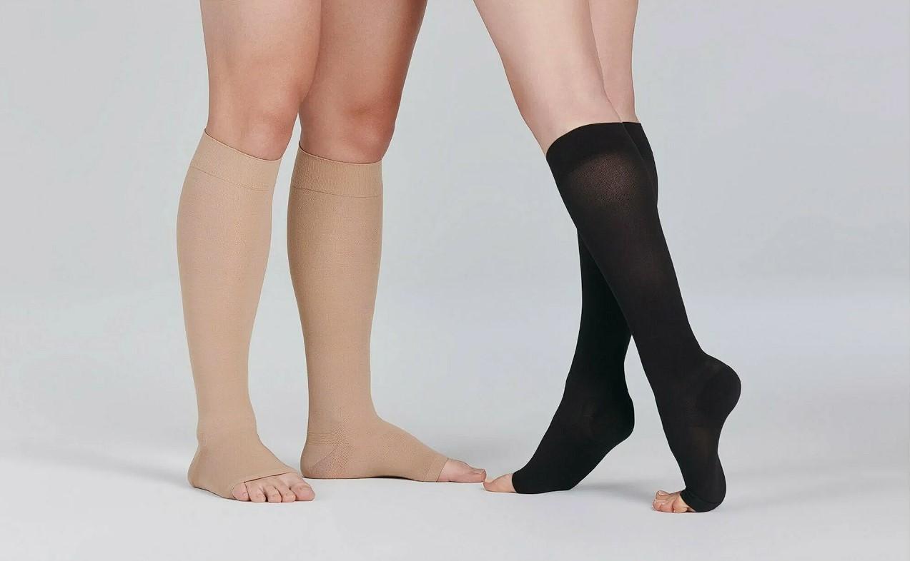 Компрессионные гольфы поддерживают ногу и улучшают кровообращение